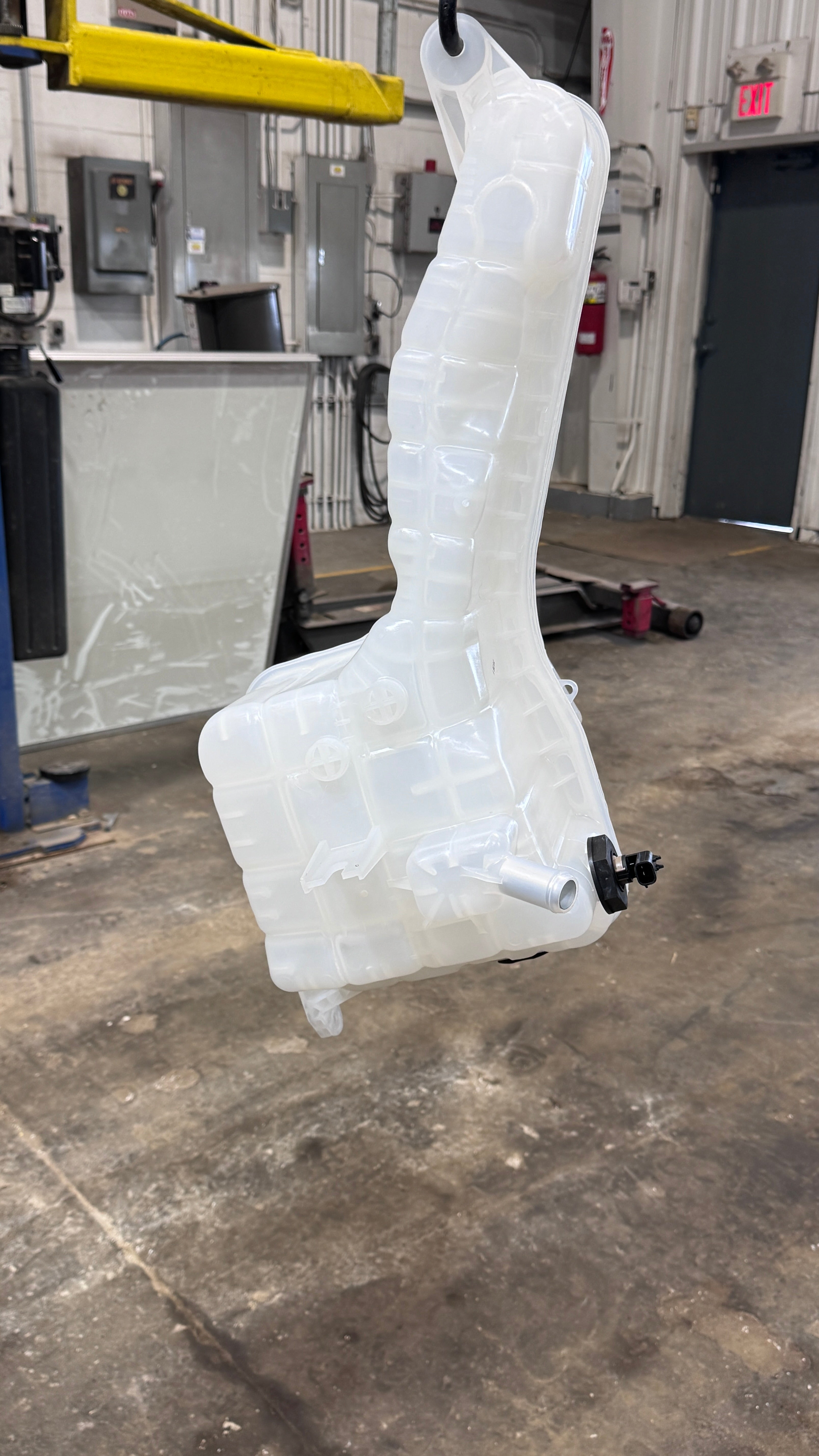 HD Coolant Surge Tank 1014 – Freightliner M2-106/108SD/114SD 2010-2017 | rTech HDR