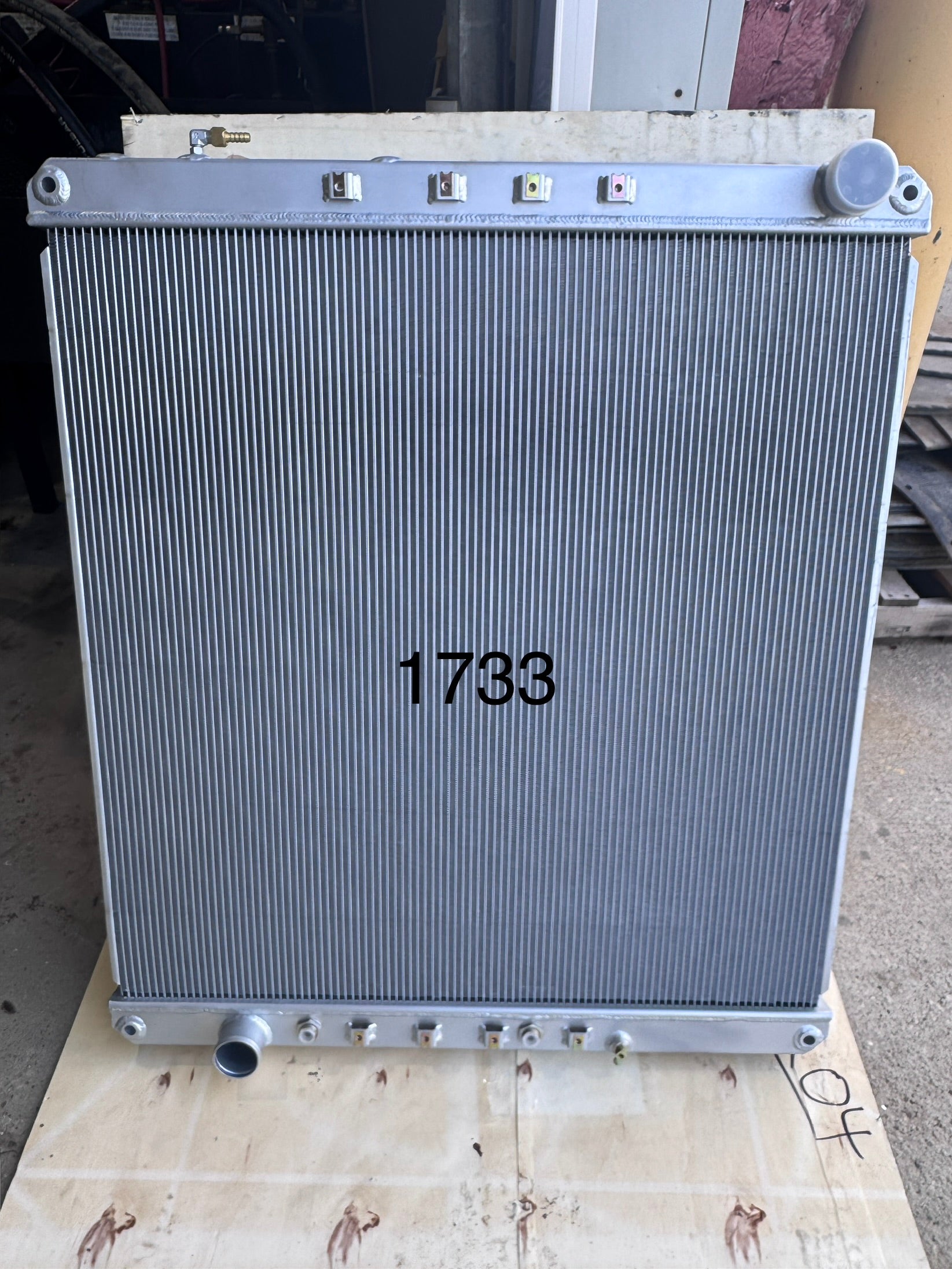 All-Aluminum Radiator 1733 – Freightliner M2 | rTech HDR