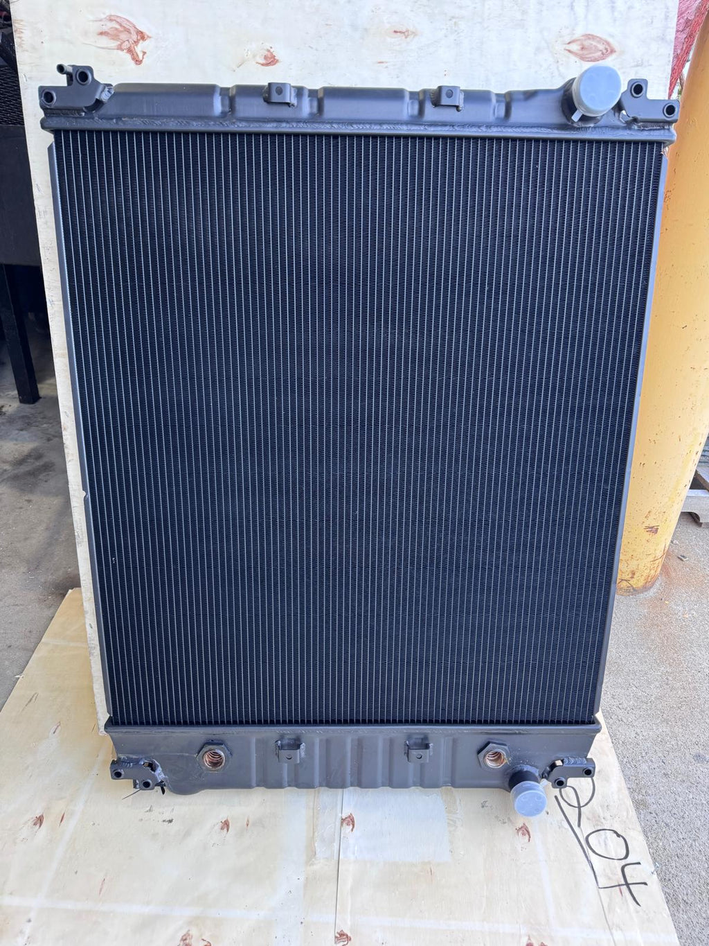 All-Aluminum Radiator 1733 – Freightliner M2 | rTech HDR